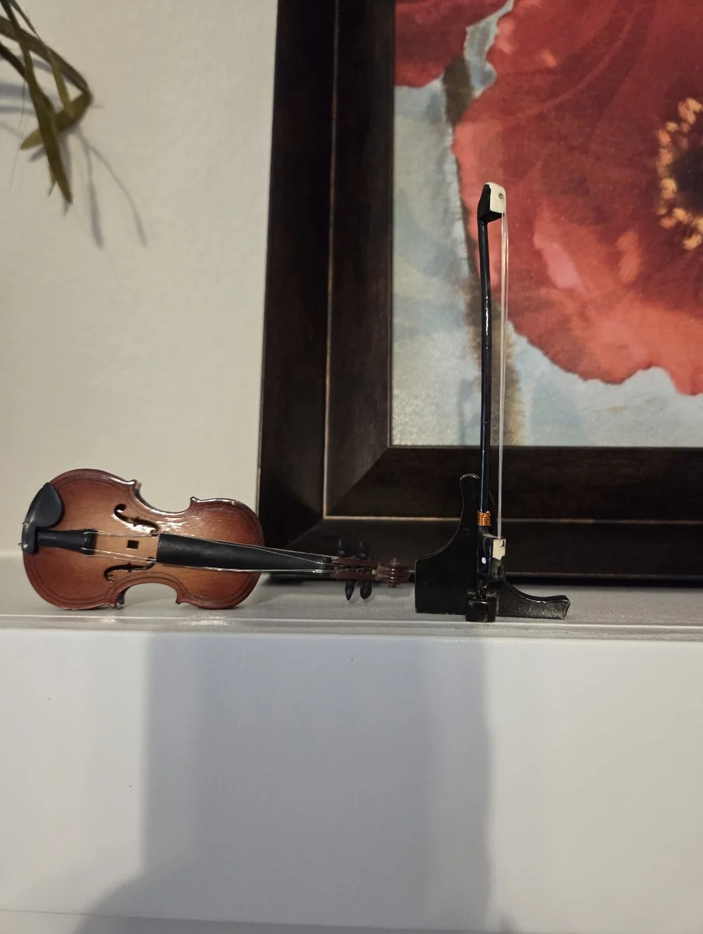 Brown Decorative Mini Violin and Guitar